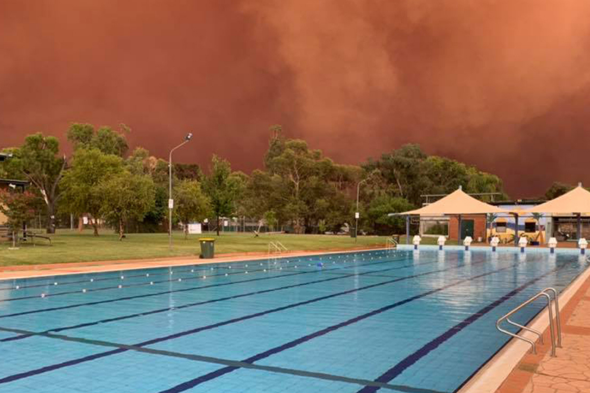 A Chuva de barro do Saara que pintou o céu e as piscinas de laranja: recomendações para proteger a piscina