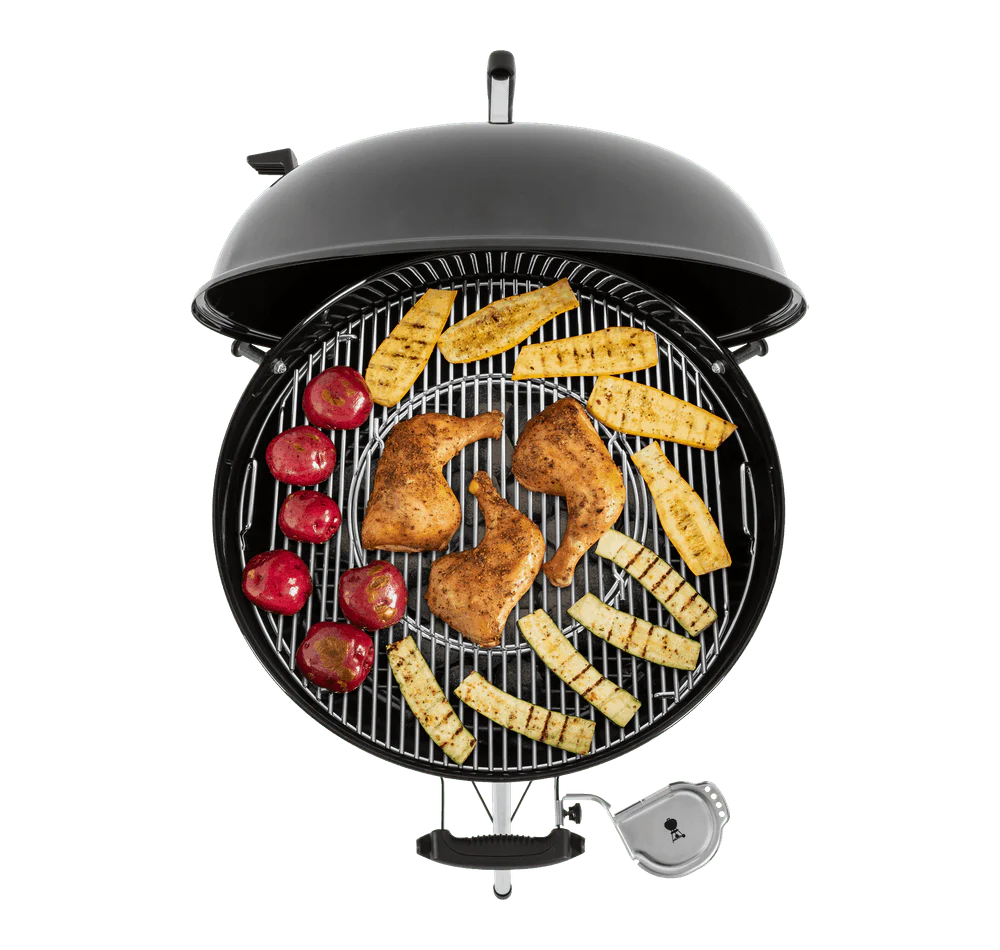 Kit Grelhador a carvão Gama Master-Touch GBS E-5750 + Utensílios Barbecue Weber